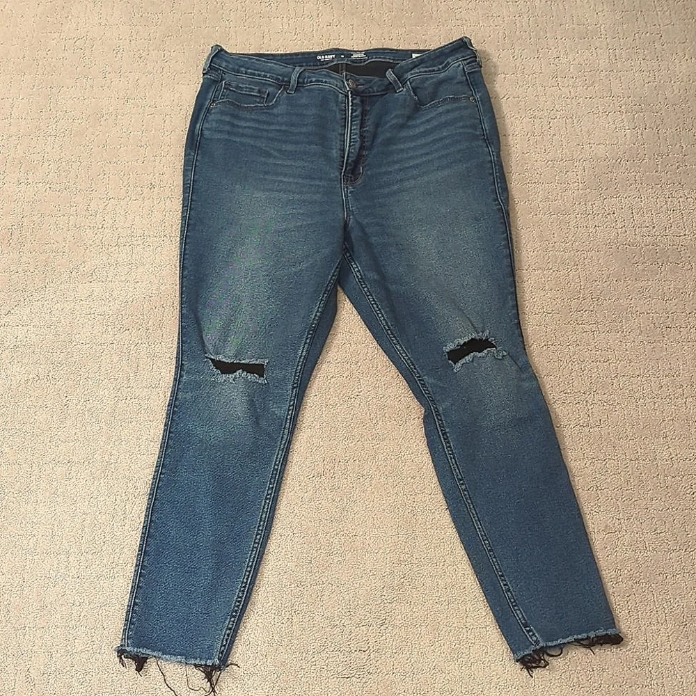 Old Navy Extra High-waisted Rockstar 360° Stretch Super-Skinny Ripped Ankle, 16 - Picture 2 of 7